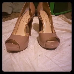 Jessica Simpson nude pumps